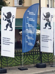 Flagi na stojakach - Festiwal Kultury Żydowskiej, Kraków
